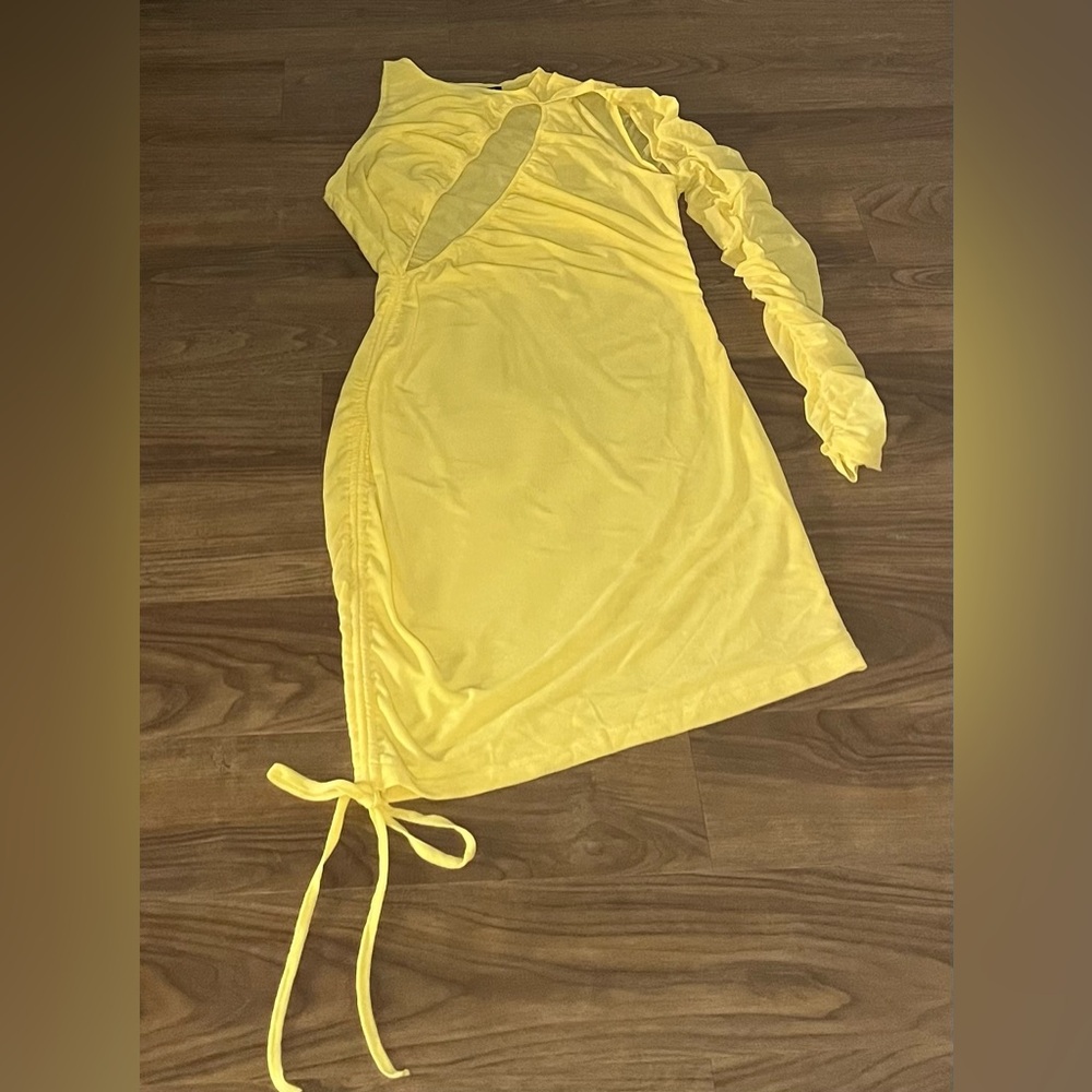PrettyLittleThing Asymmetrical Dress in Sunny Yellow